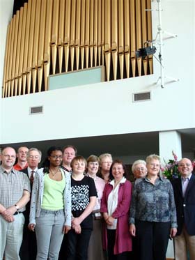 Image: audience and perrformers at the EDOA students concert, 26 April 2008