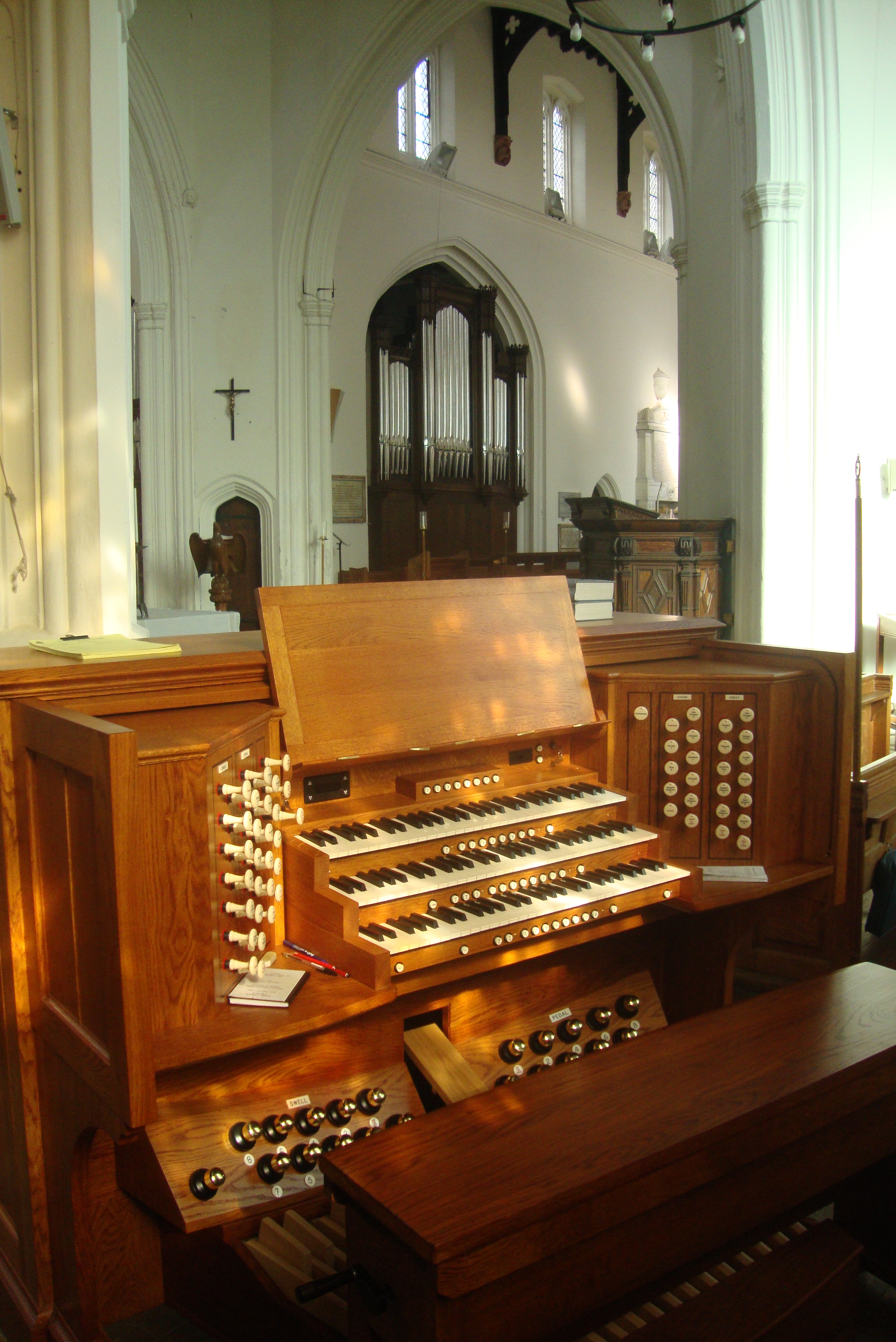 Image: The console at St Mary's, Ware